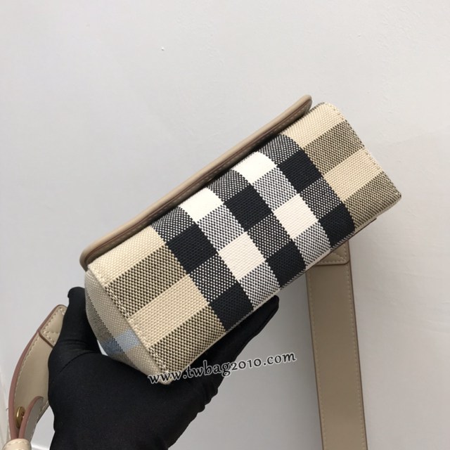 Burberry專門店新款斜背包 巴寶莉格紋棉質帆布女士單肩斜挎包 yxb1147